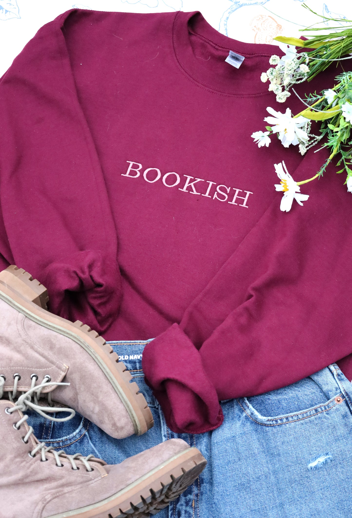 Sweat-shirt ras du cou brodé Bookish